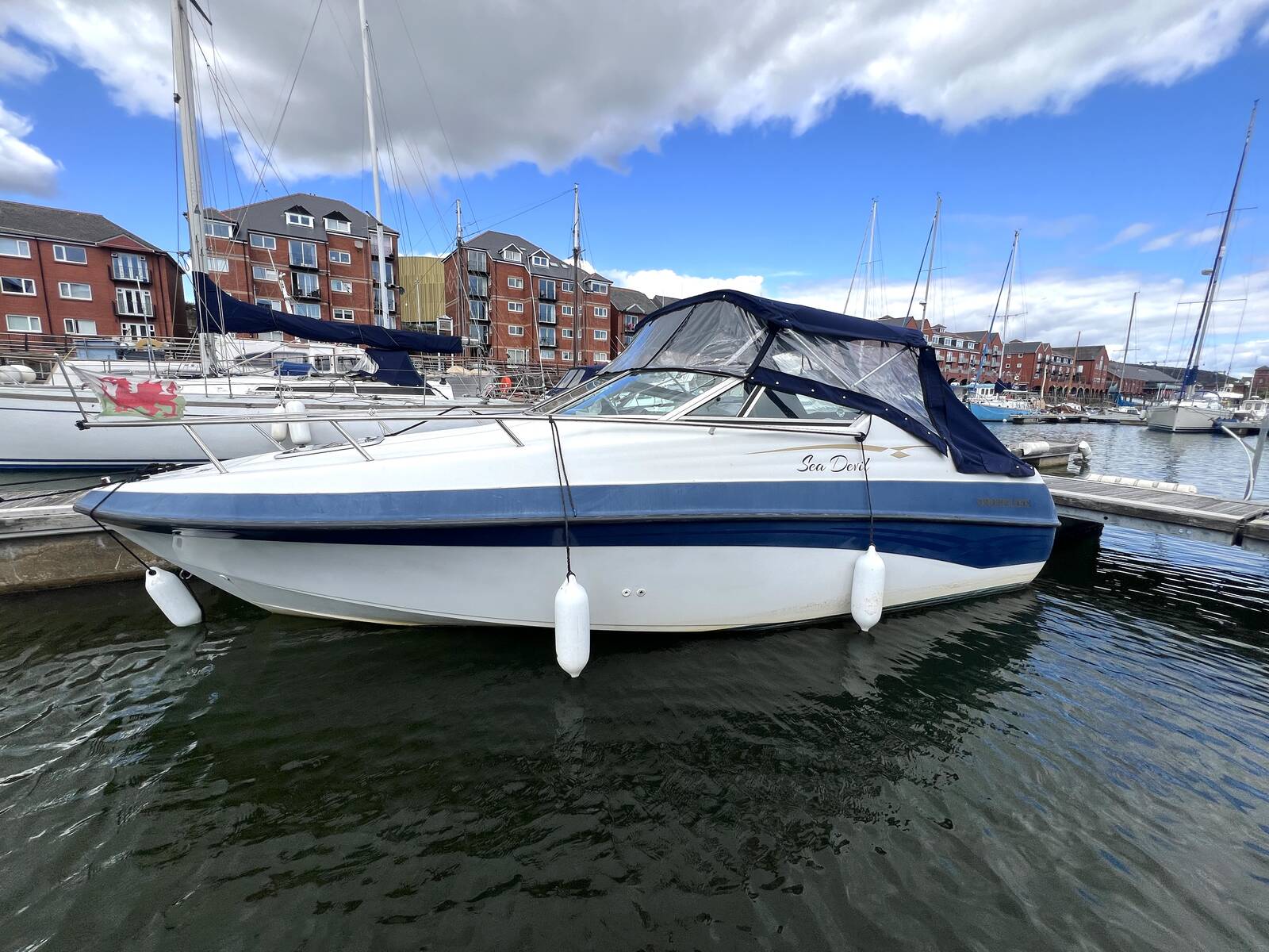 Crownline 210 CCR — photo 1